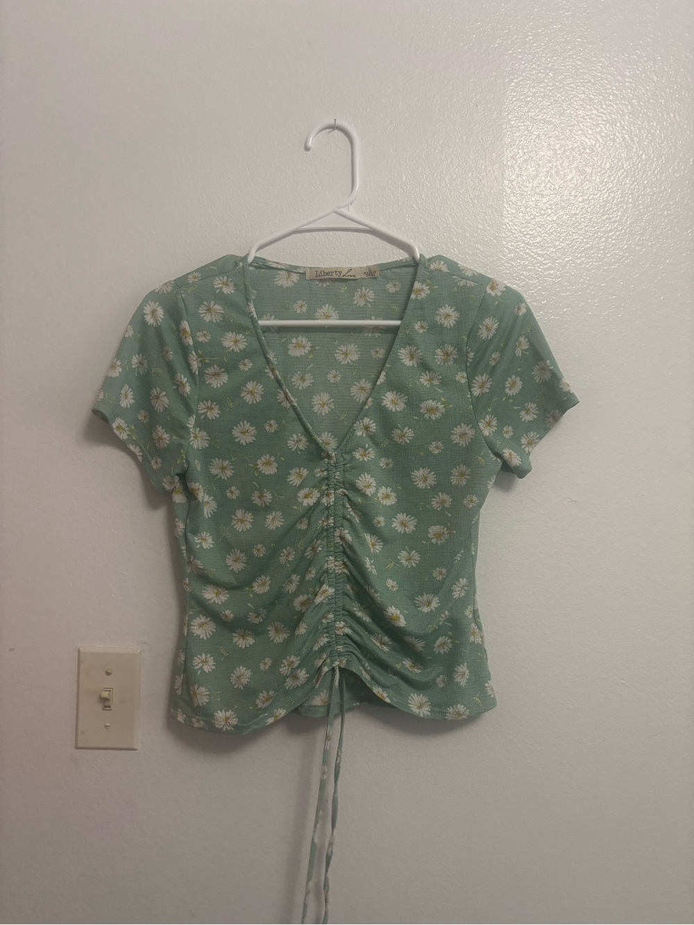 Liberty Love Sage Green Daisy Print Front-Tie Tee — Women’s Size Large